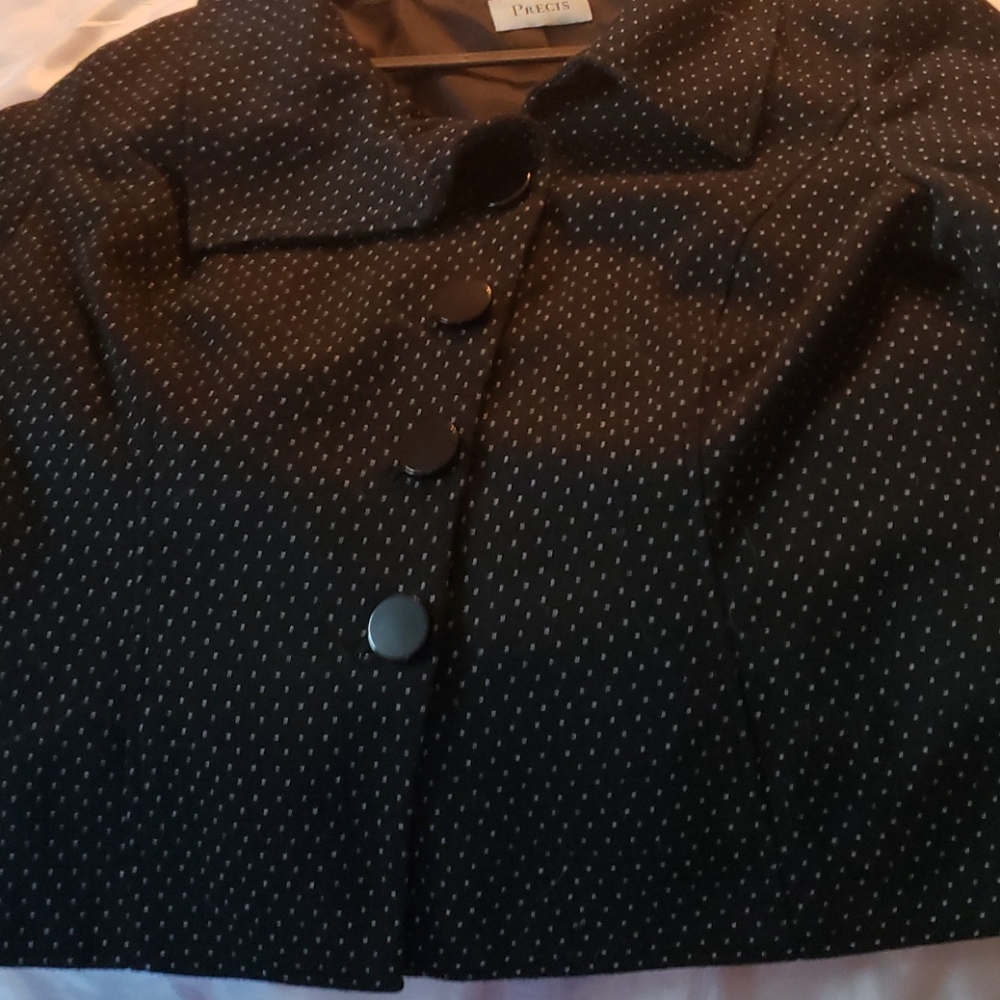 Blazer - Picture 2 of 16